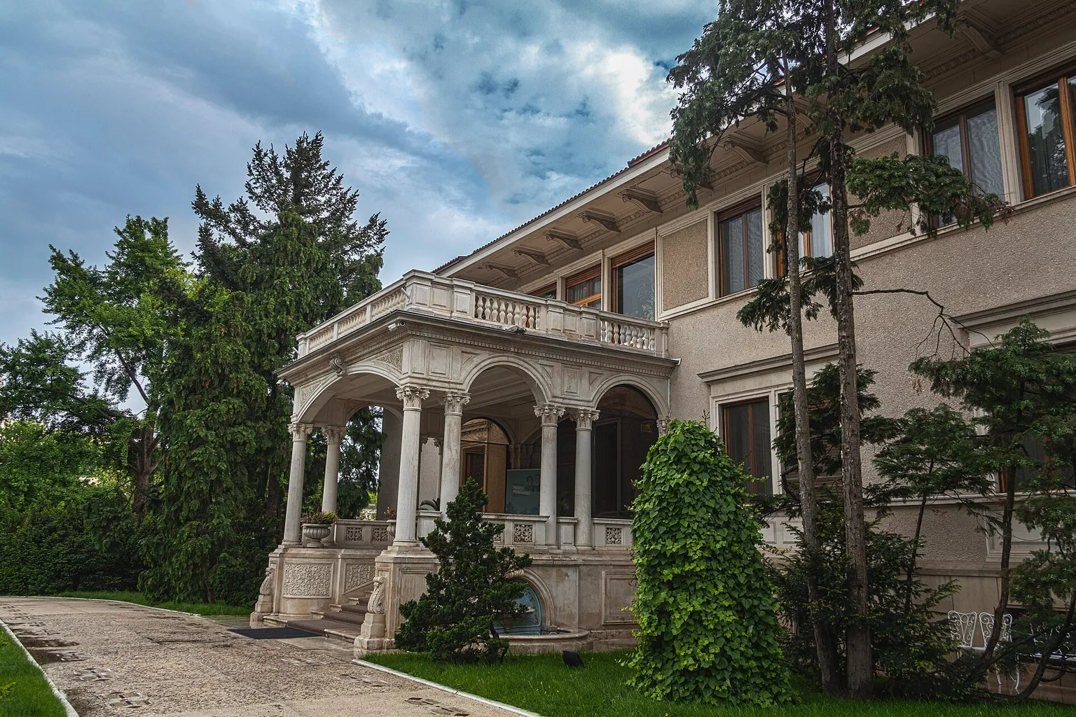 Ceaușescu-Villa Tickets: Buchung und Preise im Detail
