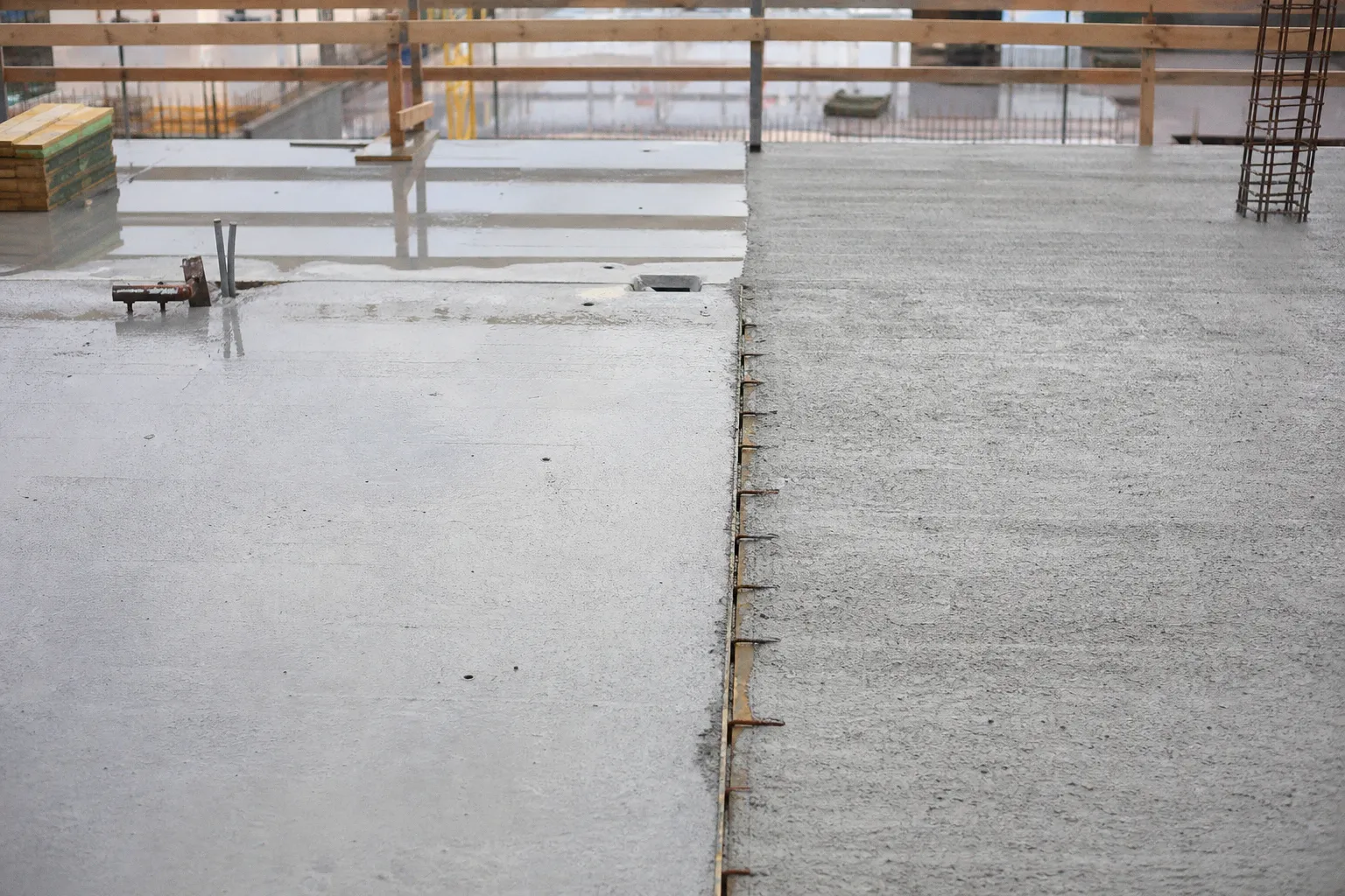 Fertigteilbau oder Ortbeton: Entscheidungshilfe für die Statik