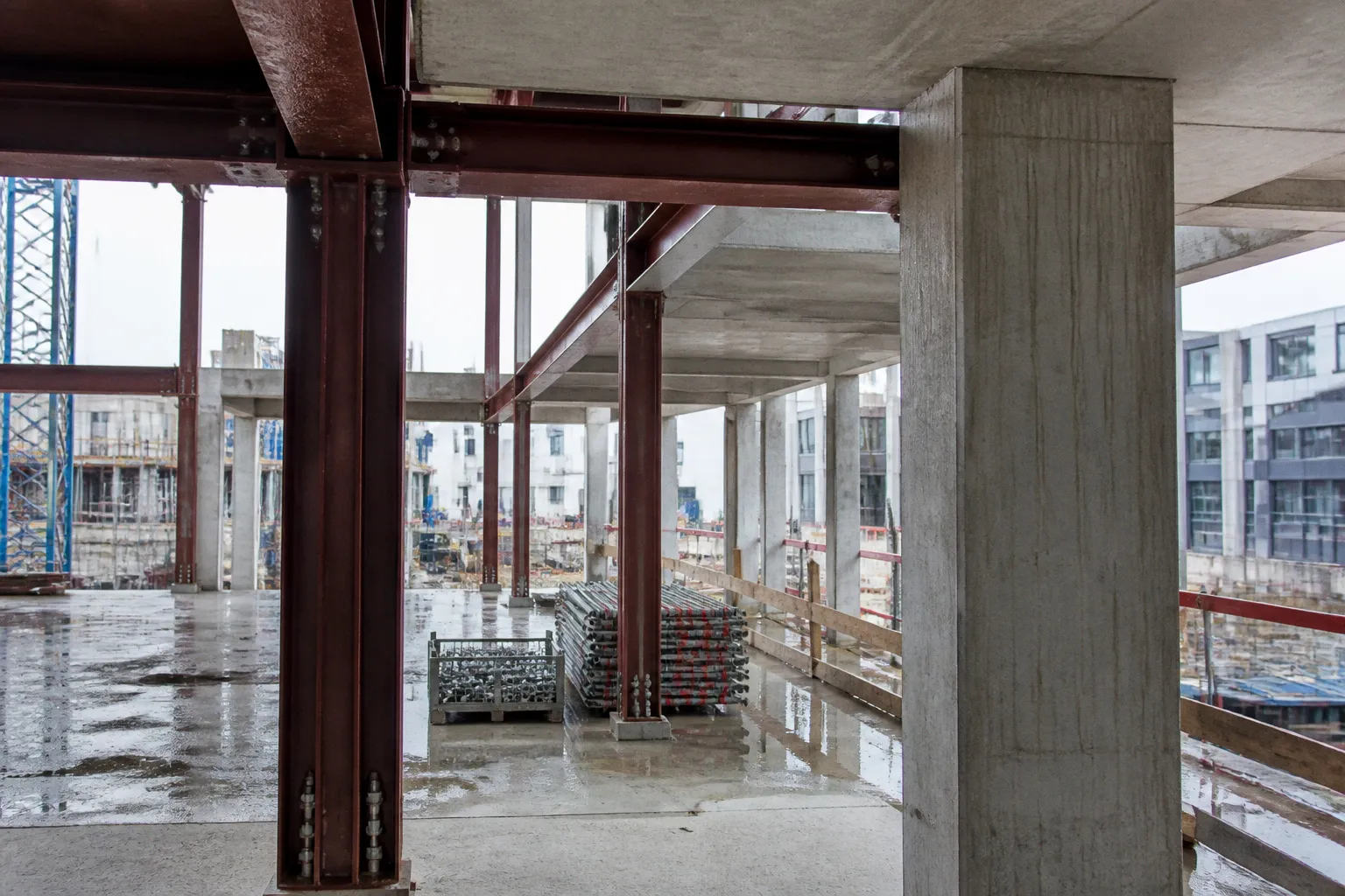 Stahlbau versus Stahlbeton: Ein technischer Vergleich für die Tragwerksplanung