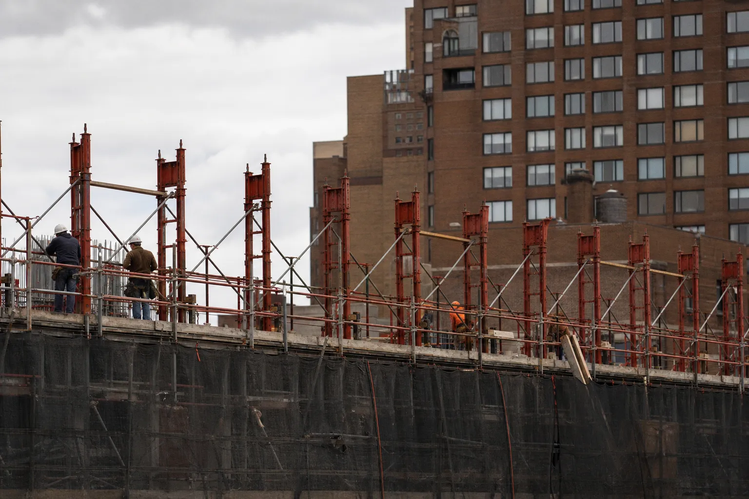 Statik-Skandal in Manhattan: Fehlende Bewehrung führt zu Stützenknicken bei Hochhausumbau