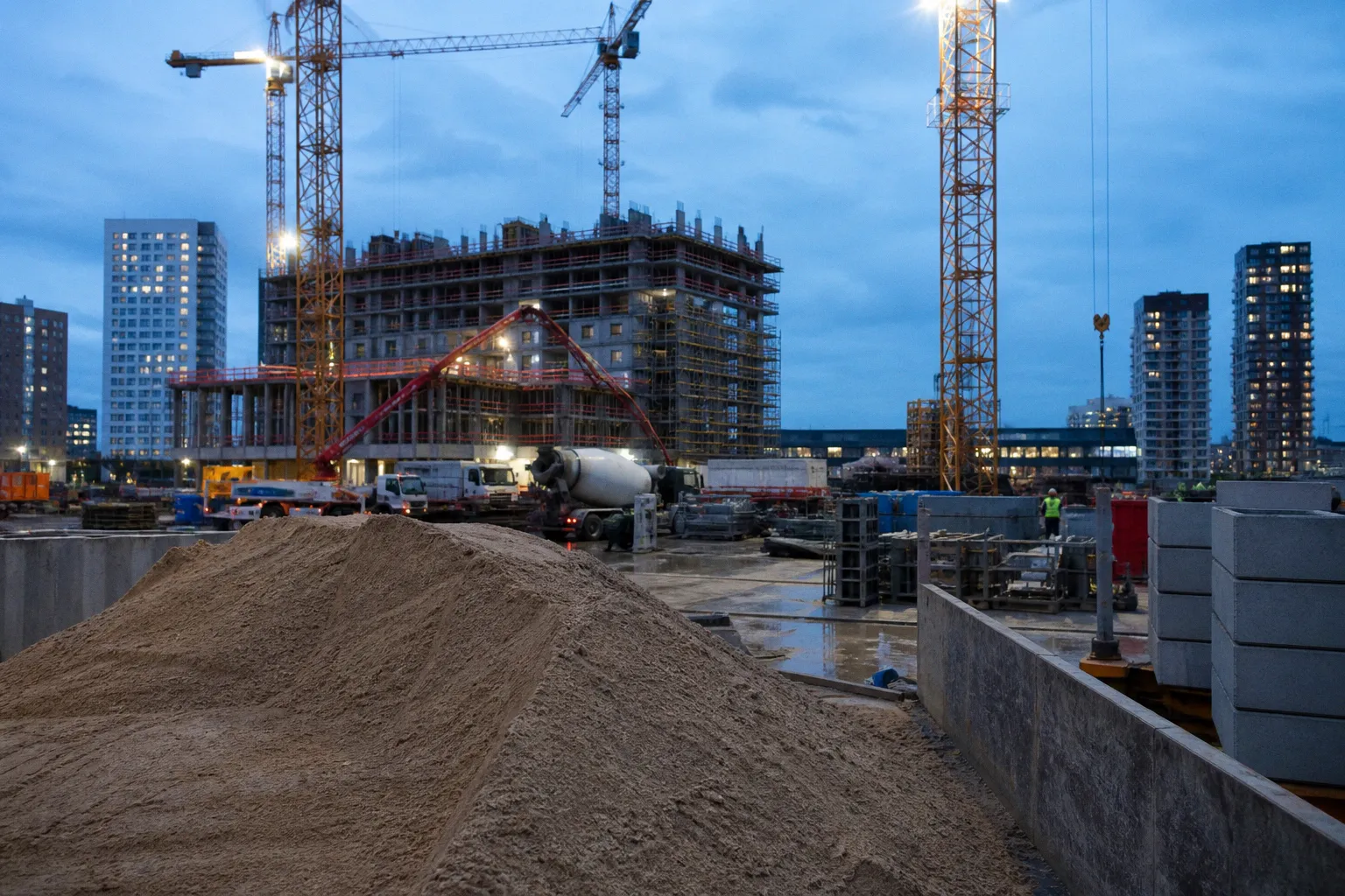 Warum Brechsand im Hochhausbau durch neue Normen zum Standard wird
